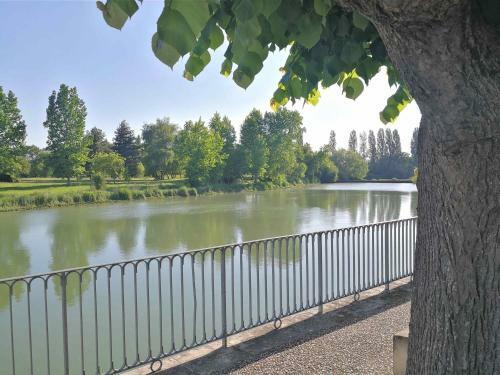 Apartamento Un Balcon Sur La Charente- Saint Savinien