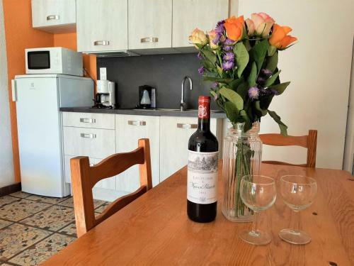 Classy Holiday Home In Saint-savinien With Sauna, Jacuzzi