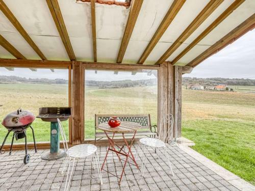 Captivating Holiday Home In Scorbe-clairvaux With Terrace