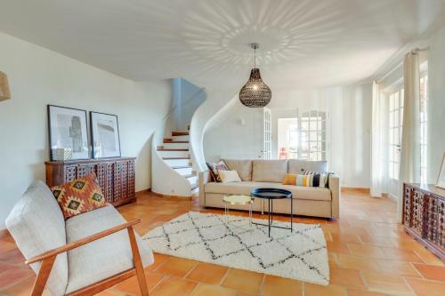 Seillans Villa Sleeps 6 Pool Wifi