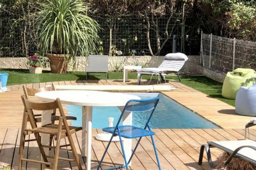 Villa With Swimming Pool Six-fours