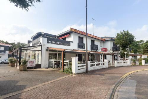 Hotel Logis H�tel Le Rond Point