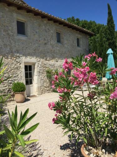 Maison de Charme Dans Domaine 17�me