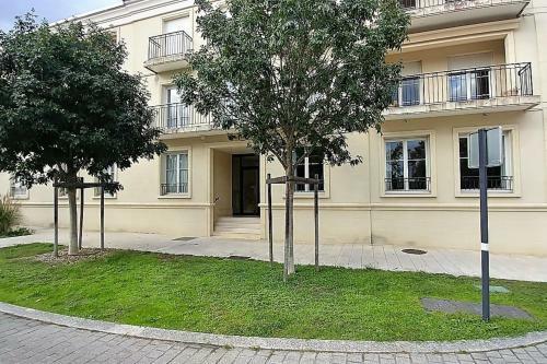 Beautiful Apartment Talence With Parking