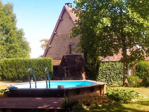 Luxurious Cottage In Thenon With Private Pool