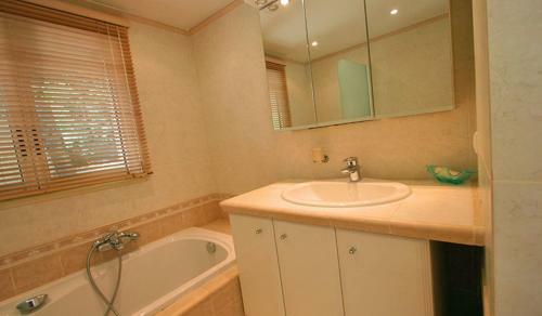 Luxurious Villa With Sea View - Villa Oneiro
