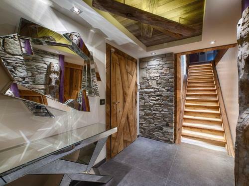 Luxurious Penthouse In Tignes With Jacuzzi