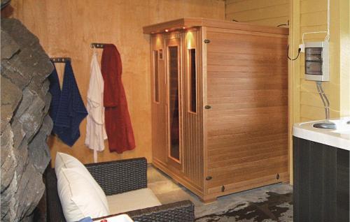 Holiday Home Hatlestrand Hatlestrandsvegen V