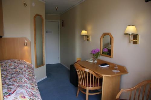 Westland Hotel