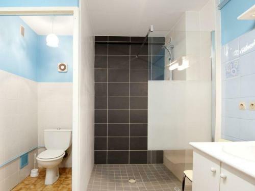 G�te Tramoyes, 3 Pi�ces, 4 Personnes - Fr-1-493-256