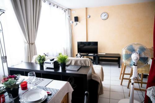 Lovely Apartment In Vanves