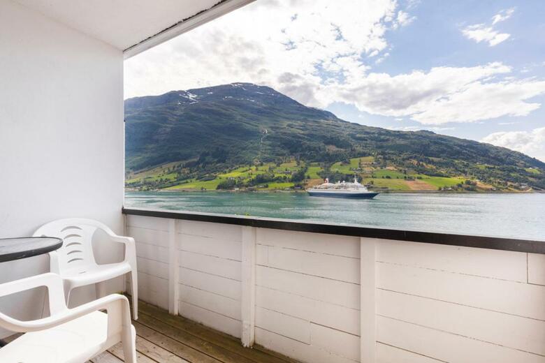 Olden Fjordhotel