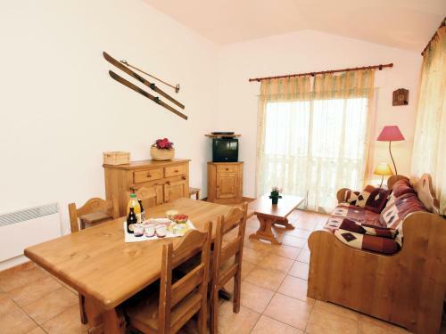 Fal18 1/2 Chalet Comfort