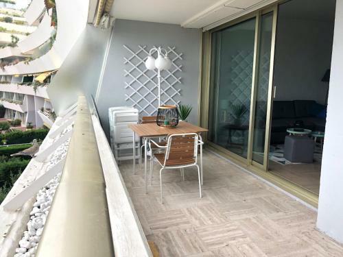 Apartamento Sea View Lovely 1 Bedroom