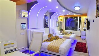 Royal Penguin Boutique Hotel & Spa 2