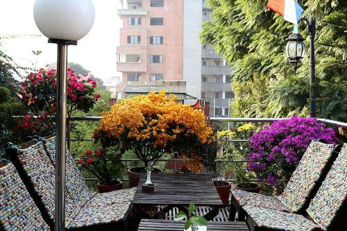 Shangri-la Boutique Hotel