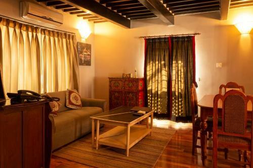 Shaligram Hotel