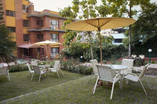 Hotel The Yellow House