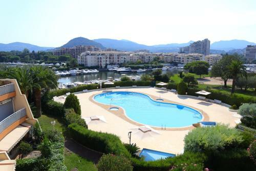 Somptueux 3 Pi�ces Vue Sur Piscine