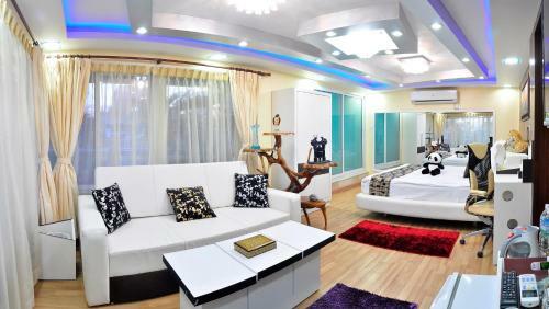 Royal Penguin Boutique Hotel