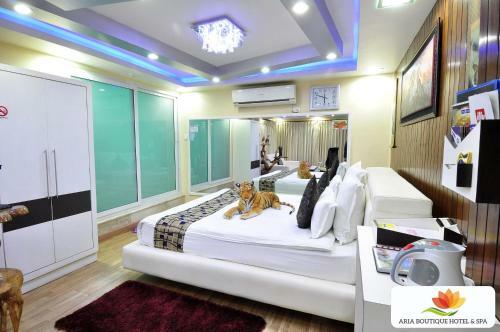 Royal Penguin Boutique Hotel