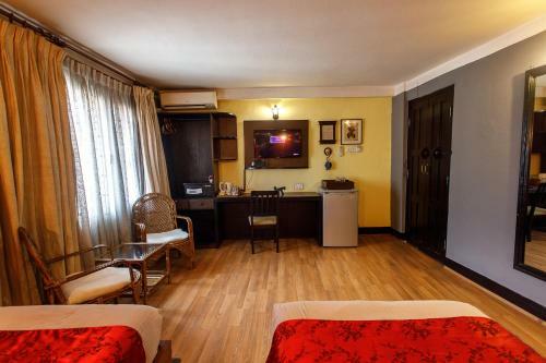 Hotel Ambassador Garden Home