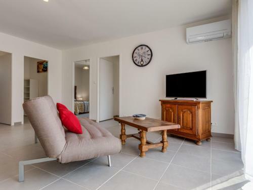Simplistic Holiday Home In Saint Alban D'auriolles With Pool