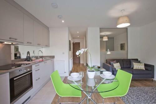 Studio Apartment In Stoneywood, Aberdeen
