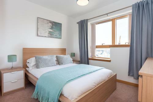 Executive Riverside 3 Bed Apartment