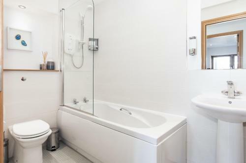 Executive Riverside 3 Bed Apartment