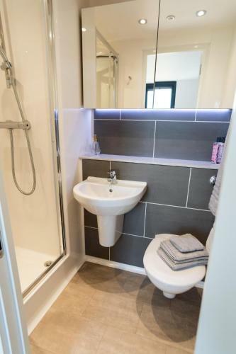 Spacious 4 Bed Apartment In City Centre