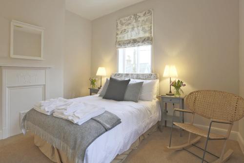 Aldeburgh Villa Sleeps 14 With Wifi