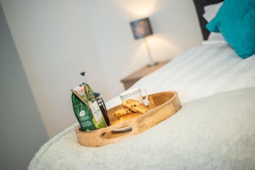 Klass Living - Nicol Apartment, Airdrie