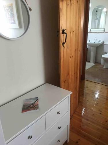 Lovely Apartment Overlooking The Harbour & Bay