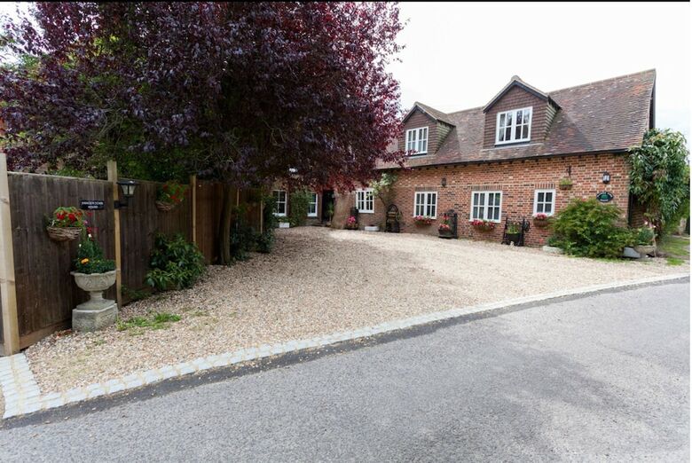 Hanger Down House Bed And Breakfast