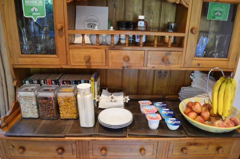 Hanger Down House Bed And Breakfast