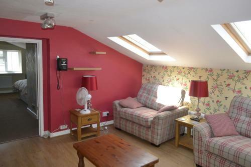 The Lawns Tea Room And B&B