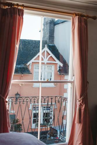 Hostal Ashburton Court