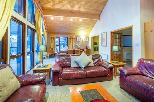 Cameron House Three Bedroom Detached Lodge L77