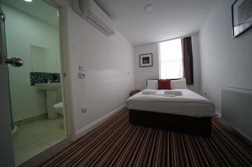 Hostal Tbh Guest House