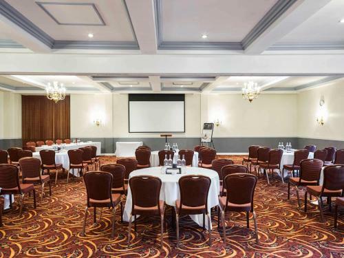 Mercure Barnsley Tankersley Manor Hotel