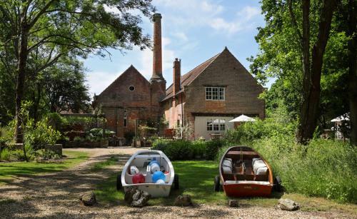 Beaulieu Villa Sleeps 8 With Wifi