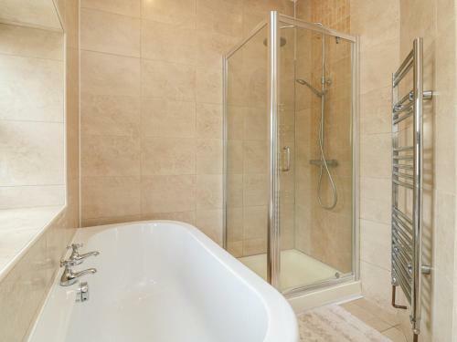 25a Beckside