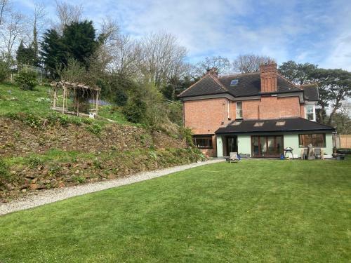 Stunning 4-bed House In Devon 10 Mins From Beach