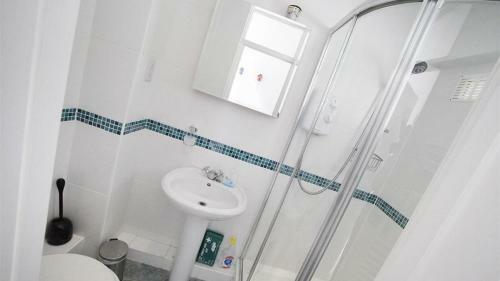 9_306b Redcliffe Apartments, Caswell Bay