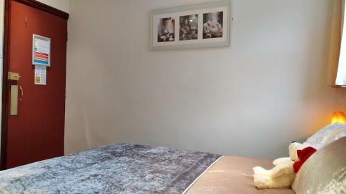 Hostal Selenite Guest House