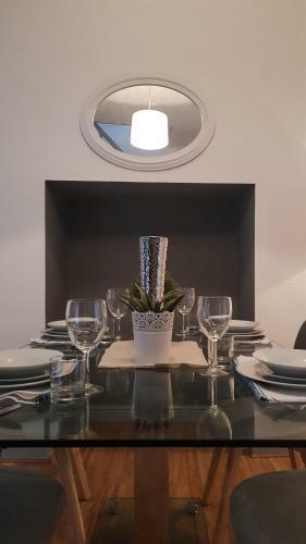 Ideal Home Away In Smithalls, Bolton