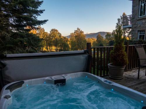 Red Squirrel Lodge
