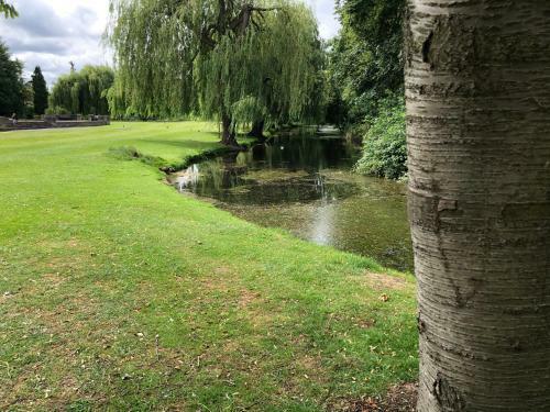 Apartment In Bourne With Alexa Netflix And 50 Tv