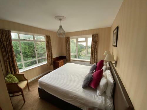 Hinton Firs Hotel